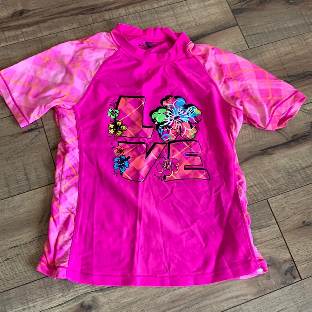 💜5 for $25💜Pink ‘LOVE’ swim shirt short sleeve 10/12